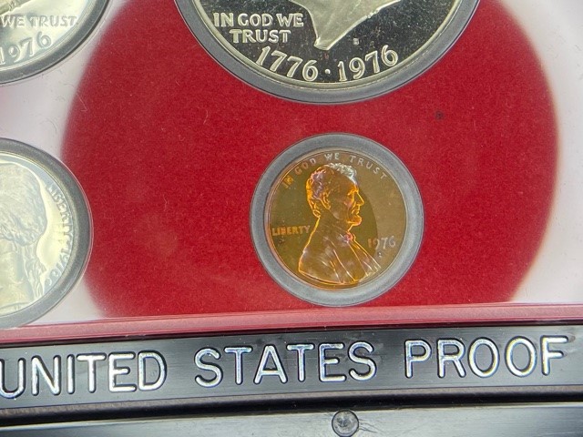 1976-S-Cent-Plating-Error-In-Sealed-Bicentennial-Mint-Set
