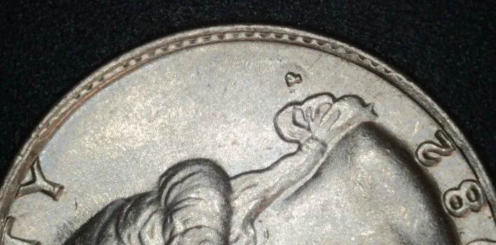 1982-P-Washington-Quarter-/-Collar-Clash