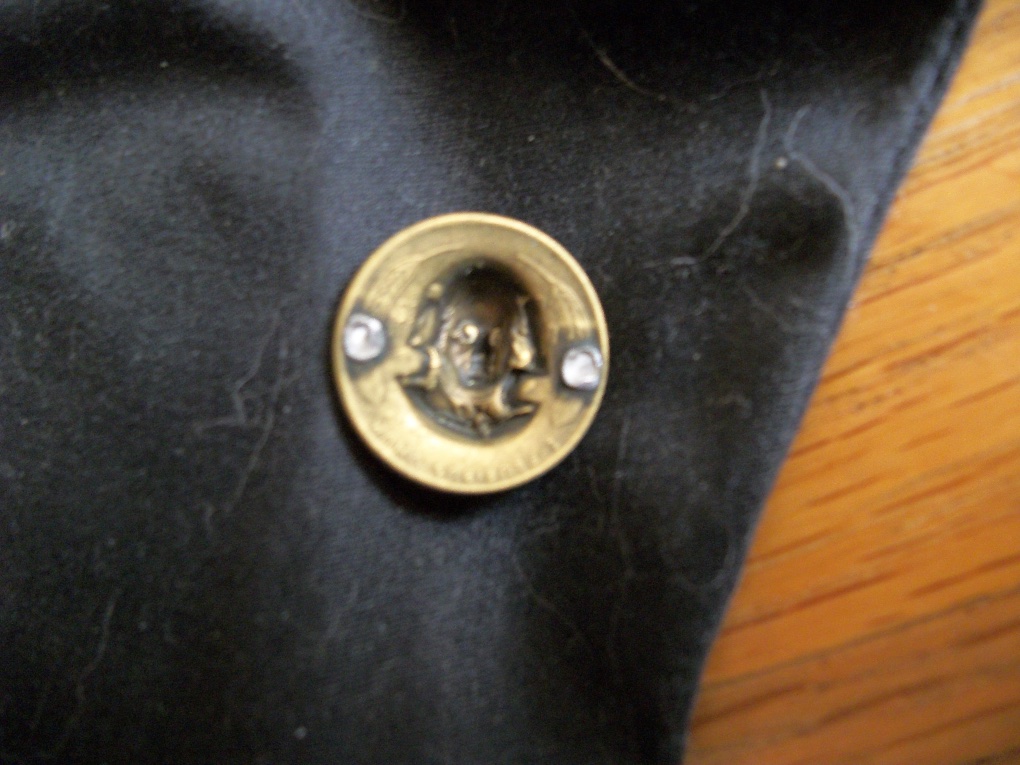 Repousse-Or-Pop-Out-Coins