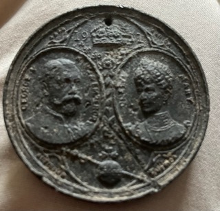 Can-Anyone-Help-Me-With-The-Origin-Of-This-Coin?-Id:-1911-Geroge-V-UK-Coronation-Medal