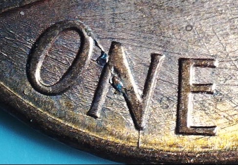 1988-Lincoln-Memorial-Cent---Cracked-And-Badly-Scratched-Die?