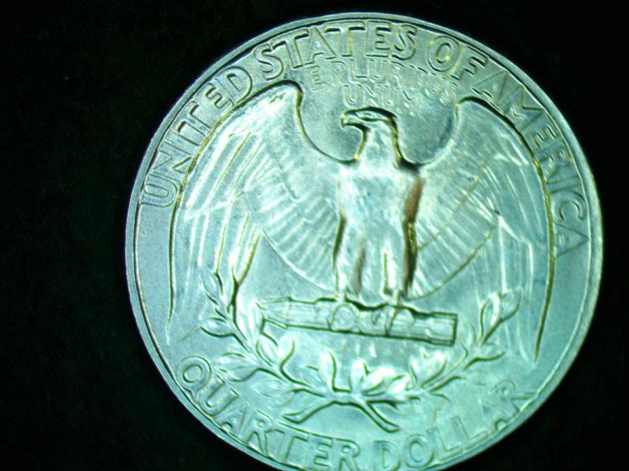1942-Quarter-DDO--Split-T-Serif