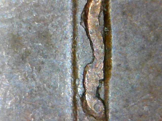 1952-Wheat-Penny-Die-Break.?-Opinions-Needed