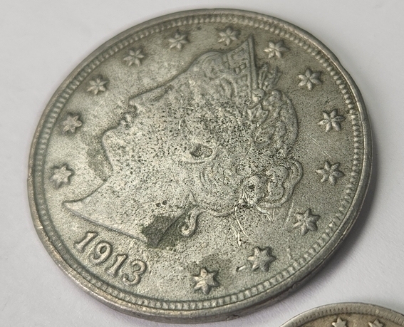 Oversized-1913-V-Nickel.early-Commemorative?-Copy?
