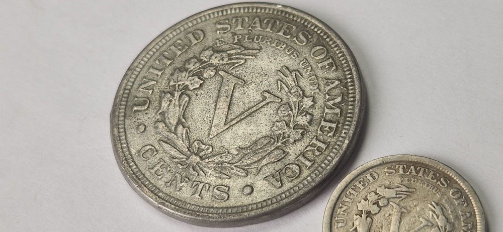 Oversized-1913-V-Nickel.early-Commemorative?-Copy?