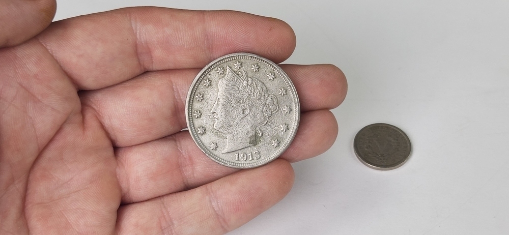 Oversized-1913-V-Nickel.early-Commemorative?-Copy?