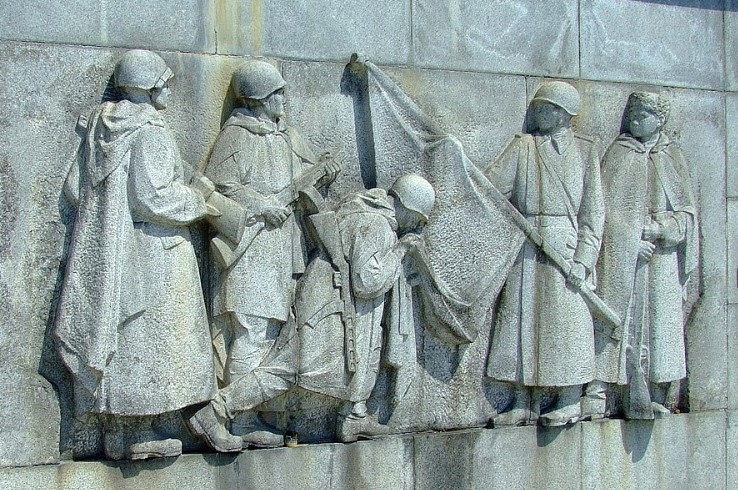 Post-Your-Coins-And-Medals-That-Depict-A-Statue