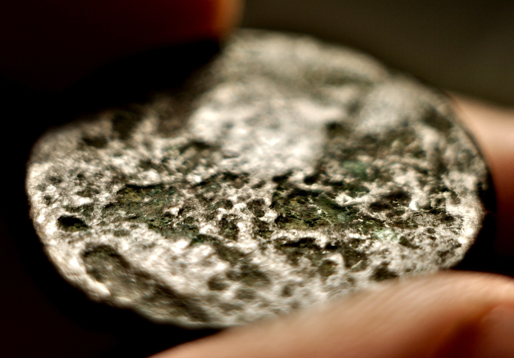 Does-Anyone-Recognize-The-Portrait-On-This-Worn-Out,-Overexposed-Roman-Coin