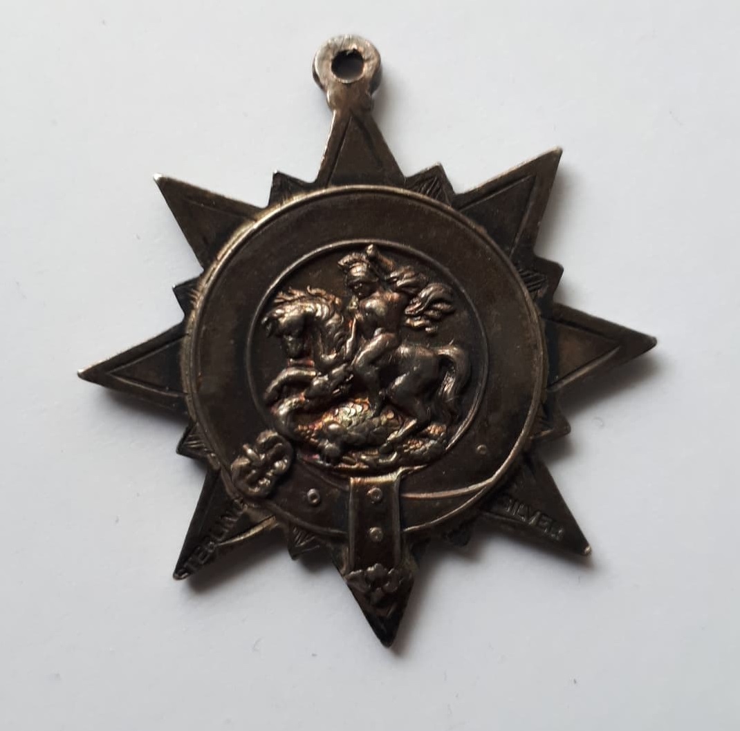 Help-Identifying-A-Medal-/-Memorabilia-Item.