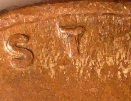 Found-One-Of-The-Many-1941-DDO-Also-A-Nice-Woody