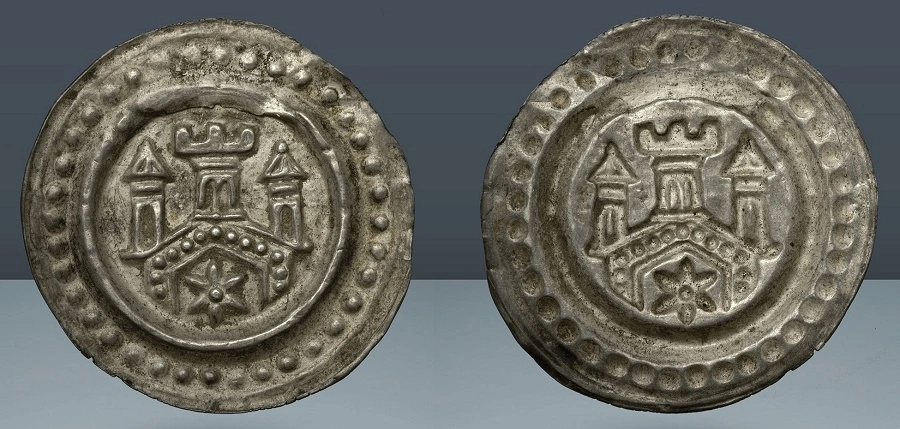Unknown-Bracteate---3-Towers?