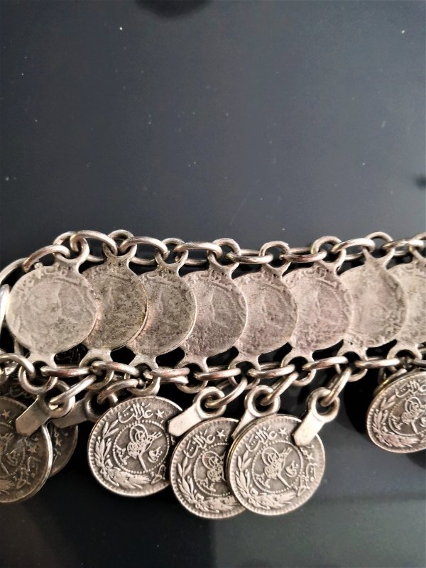Ottoman-Paras-On-Wedding-Woman-Bracelet-!