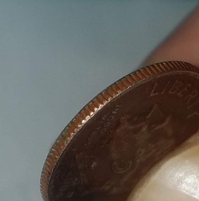 2004-D--Dime--Brown-Coloring?-Is-This-A-Type-Of-Error?