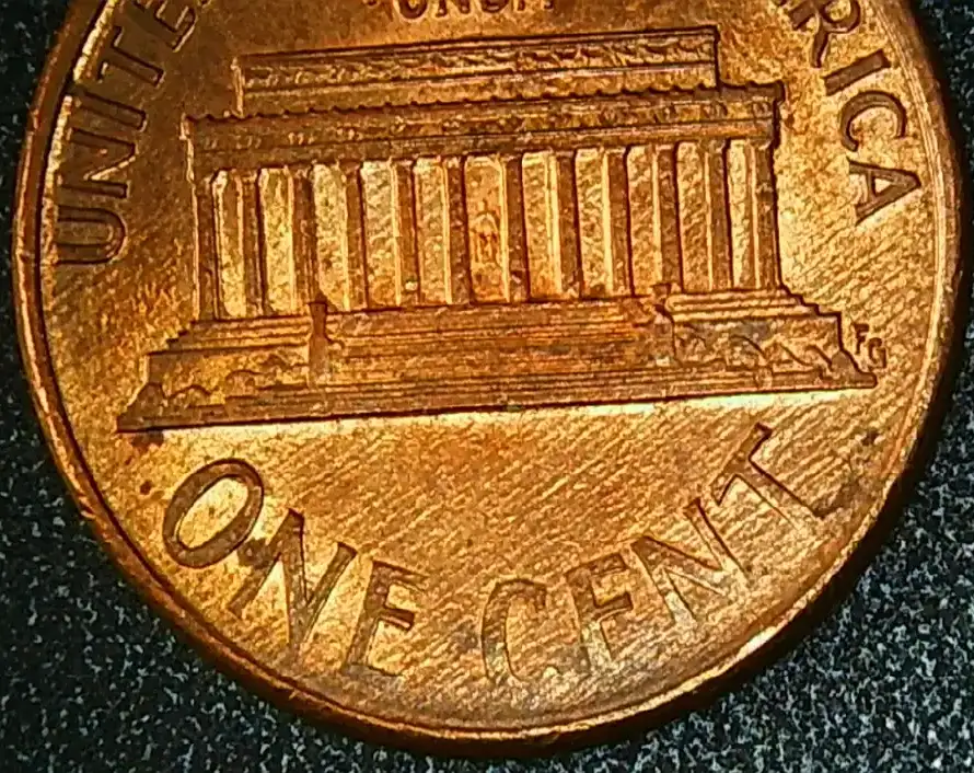 1992-P-LMC-Obverse-Top-Right-Missing-Words-