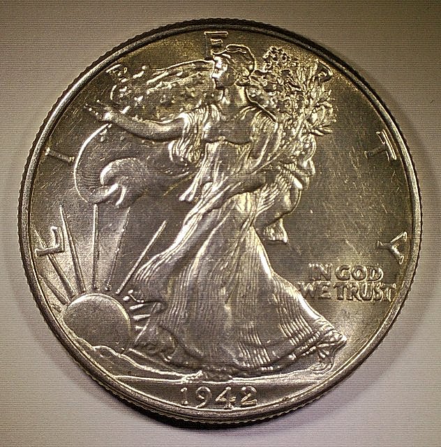 1942-Half-Dollar-Beauty-In-Bargain-Bin