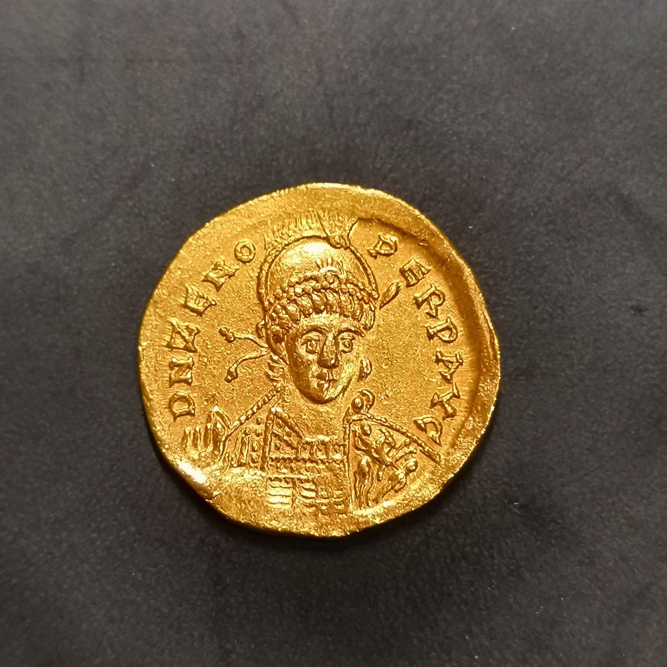 Hello-Everyone.-I-Need-Help-With-A-Gold-Coin