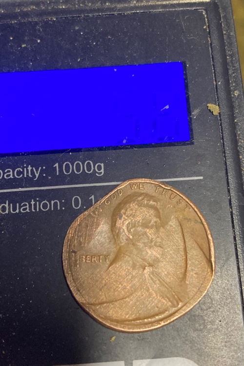 1975?-Lincoln-Penny.-Not-Sure-On-This-One