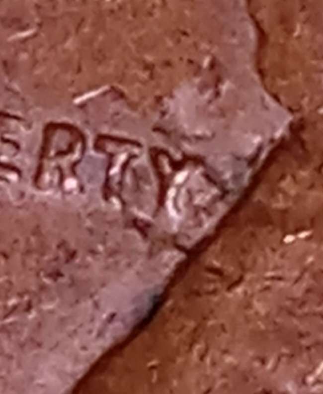 1963-D-1cent.-Is-It-A-Lamination-Defect,-Caused-By-A-Defective-Planchet?
