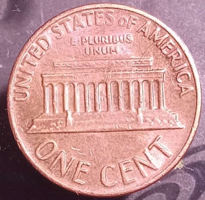 1969-D-One-Cent,-Did-I-Find-A-Floating-Roof-Variety-\-Error?