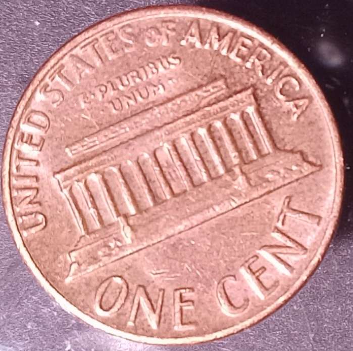 1969-D-One-Cent,-Did-I-Find-A-Floating-Roof-Variety-\-Error?