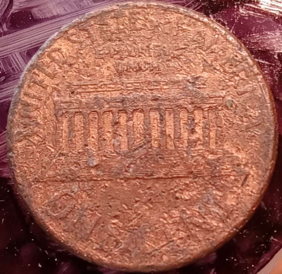 2000-D-1-Cent.-Are-There-Any-Signs-Of-Mint-Error?-This-Coin-Is-Extensively-Pockmarked.