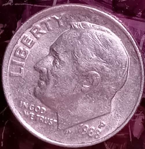 1988-P--10-Cent.-Is-It-Broadstruck,-Also-Has-It-A-Die-Chipped-In-The-Eye?