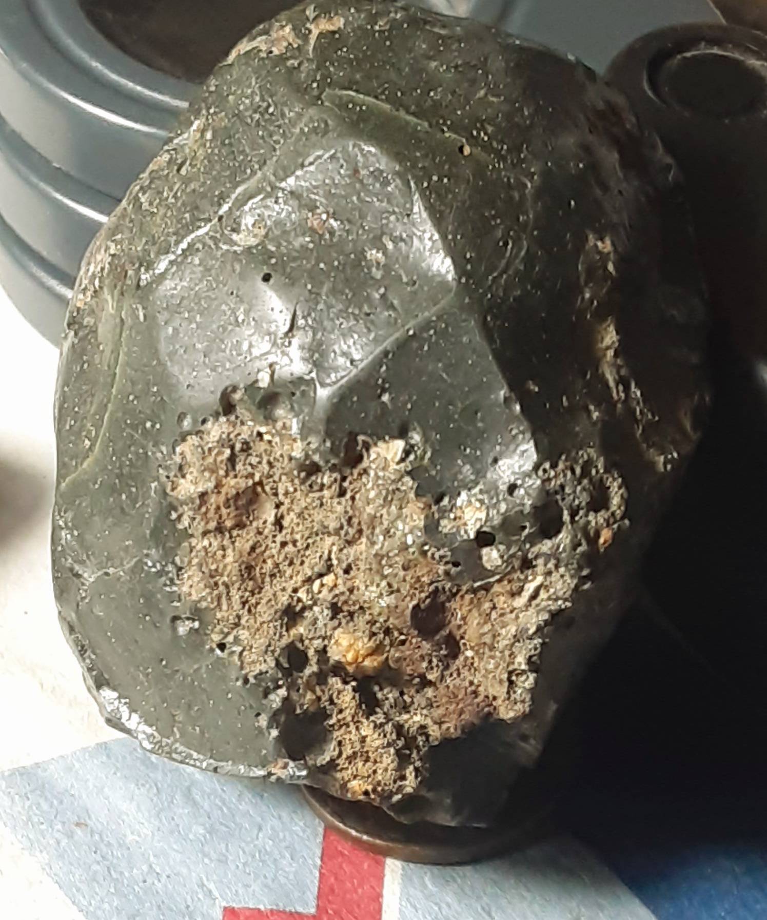 Pieces-Of-Iron-With-Cristal-Rocks-Melted-Them-Together