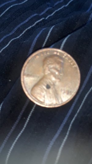 1981-Lincoln-Penny-Off-Center--Error.-Ov-&-Rv