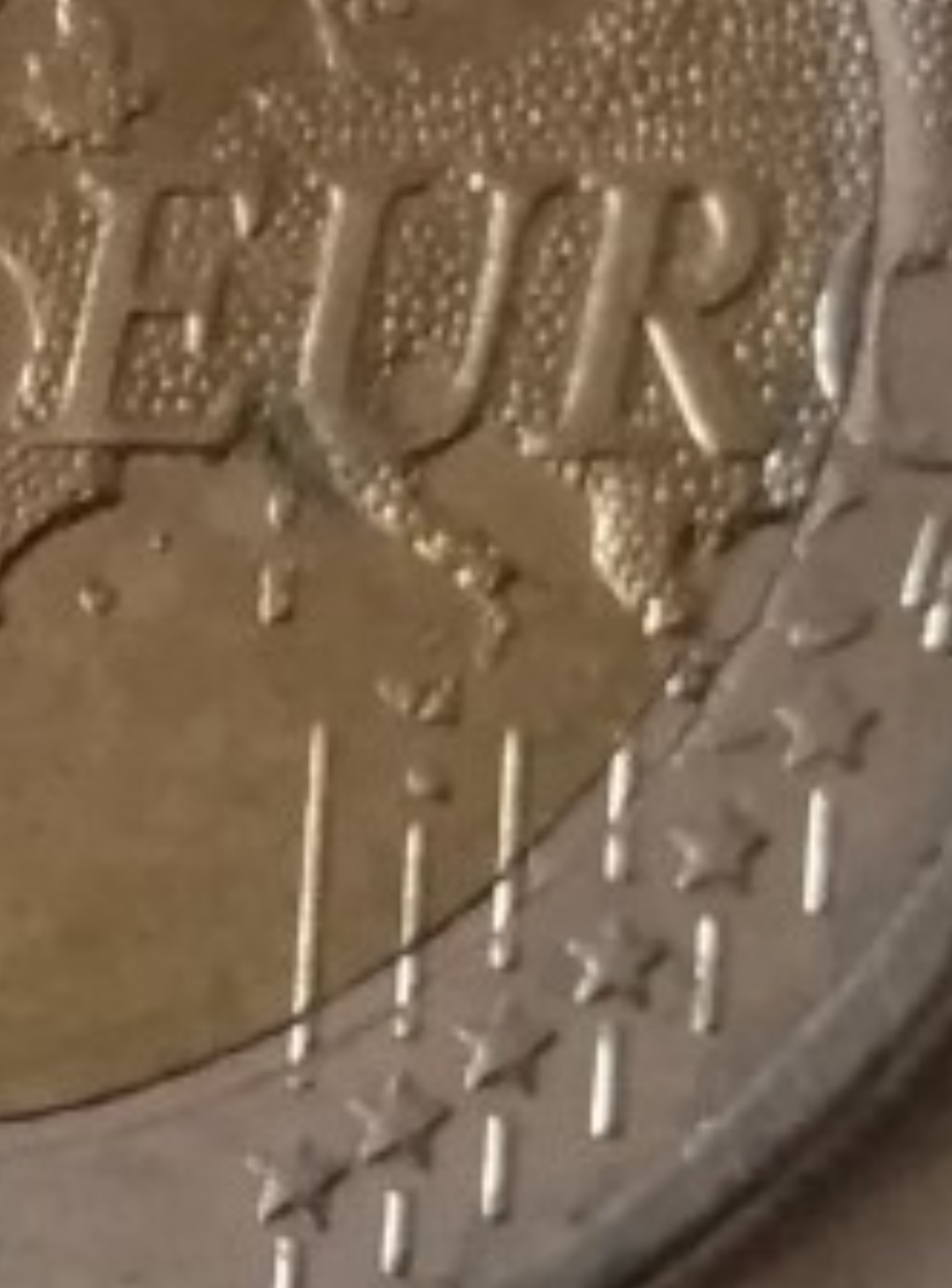 2-Euro-Coin-From-Greece-With-Error