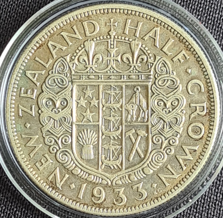 1933-New-Zealand-Half-Crown-King-George-V-Grade-Thoughts