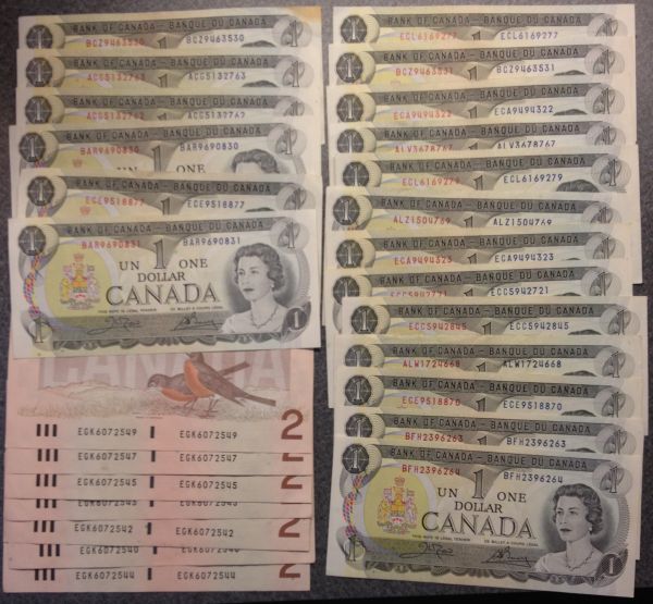 Jackpot!-Bank-Has-$1-And-$2-Bills!
