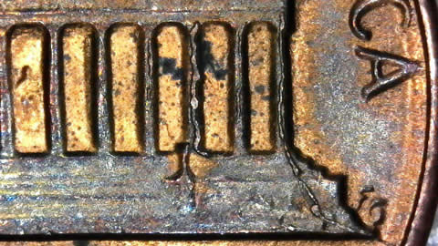 1982-LMC-Large-Date-With-A-Amazing-Die-Crack-On-Reverse.any-Value-?-Please?