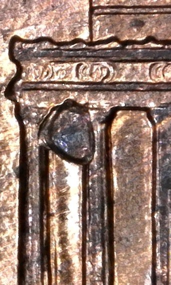 2001-D-LMC.-Huge-Die-Chip