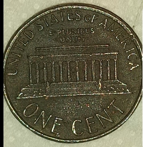 No-Mint-1988-Lg.-One-Cent-US-Vs.-Standard-1988-Us.-Mint-Penny