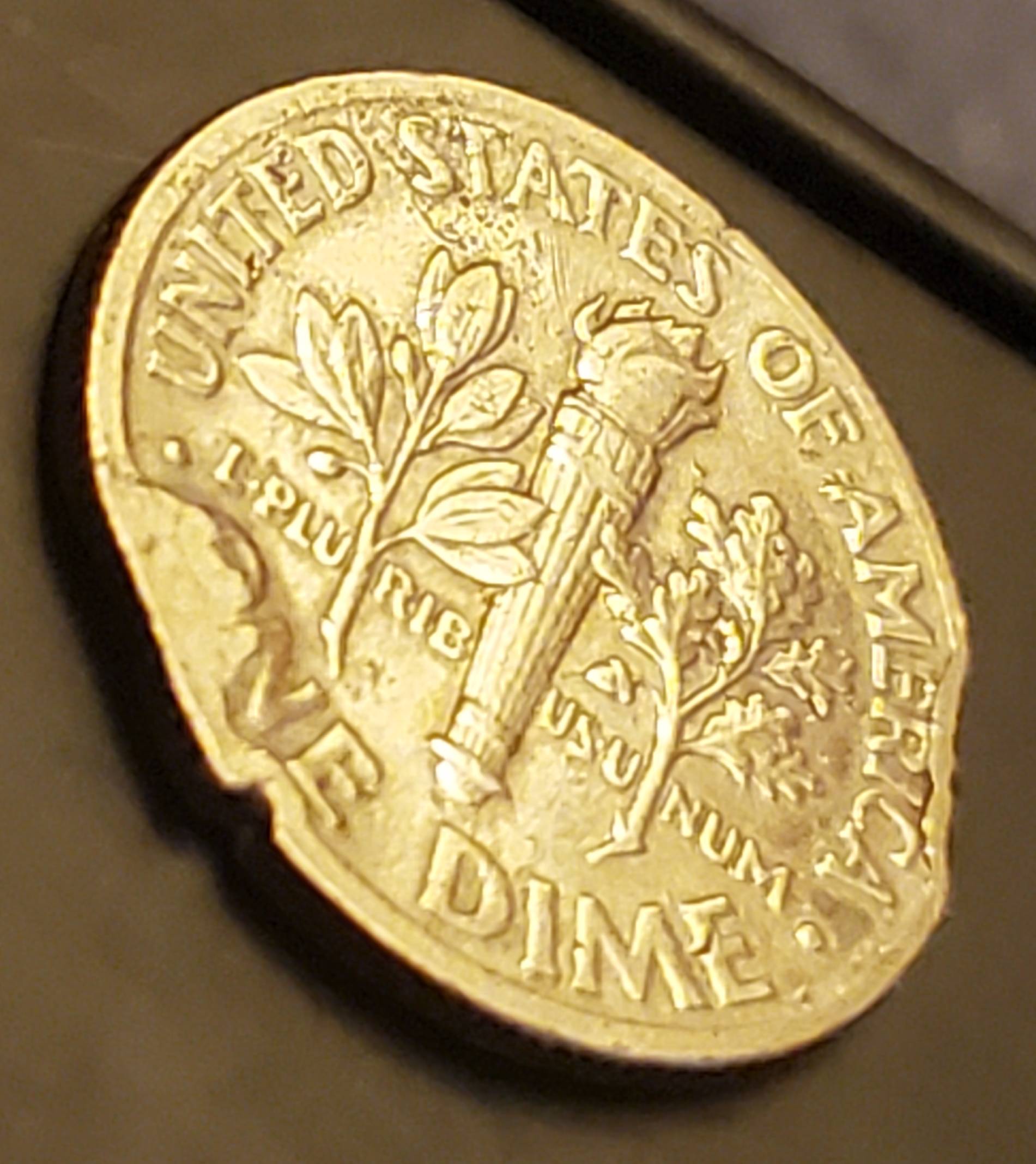 2000-P-Roosevelt-Dime-That-Possibly-Has-Multiple-Mint-Errors.--Is-This-A-Rare-Find?--Error-Names?