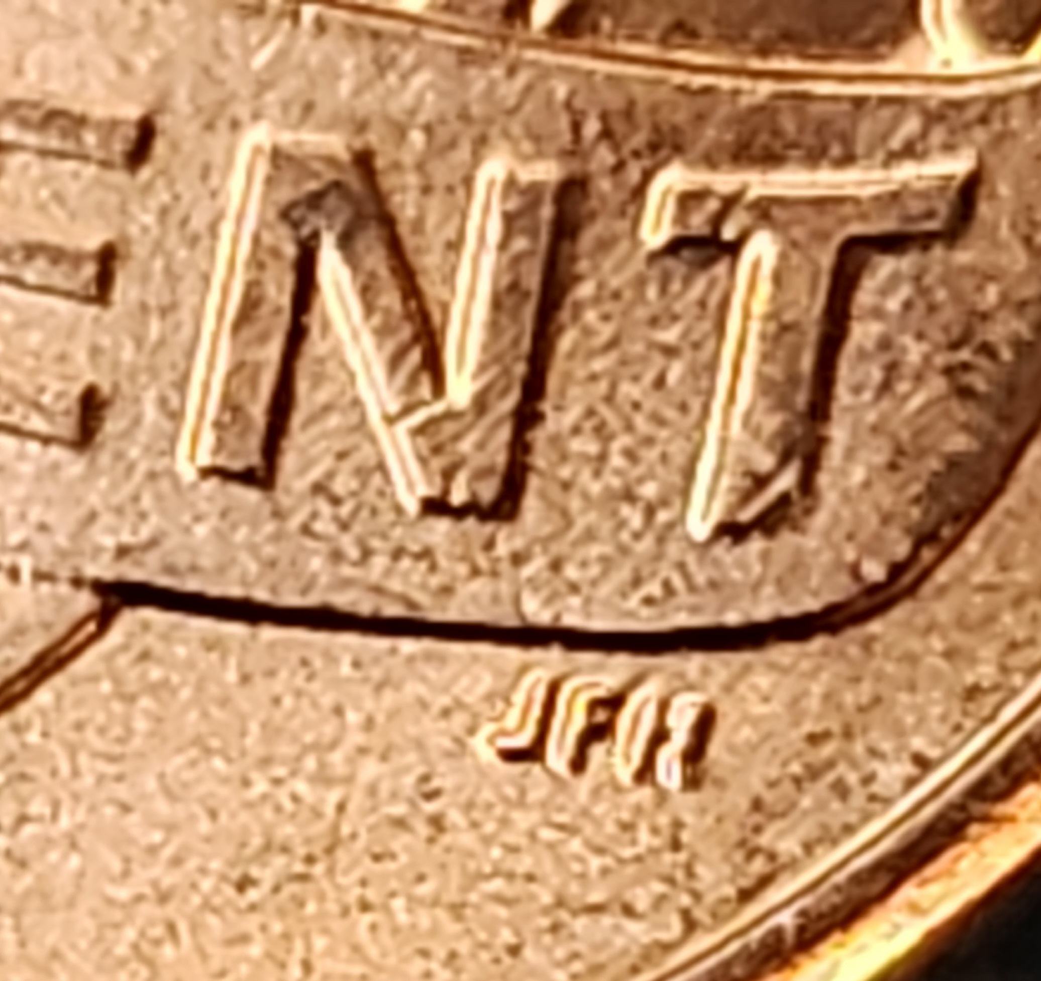 Am-I-Looking-At-A-DDR-On-This-2016-Shield-Cent