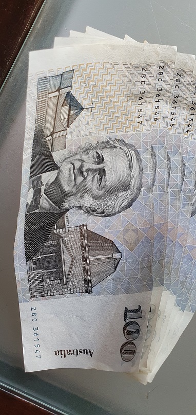 Consecutive-Australian-$100-Paper-Notes---Idea-Of-Value?