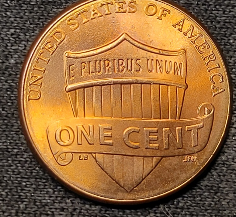 2019-Lincoln-Shield-Cent-With-A-Nice-Die-Break-Under-Banner-On-Reverse