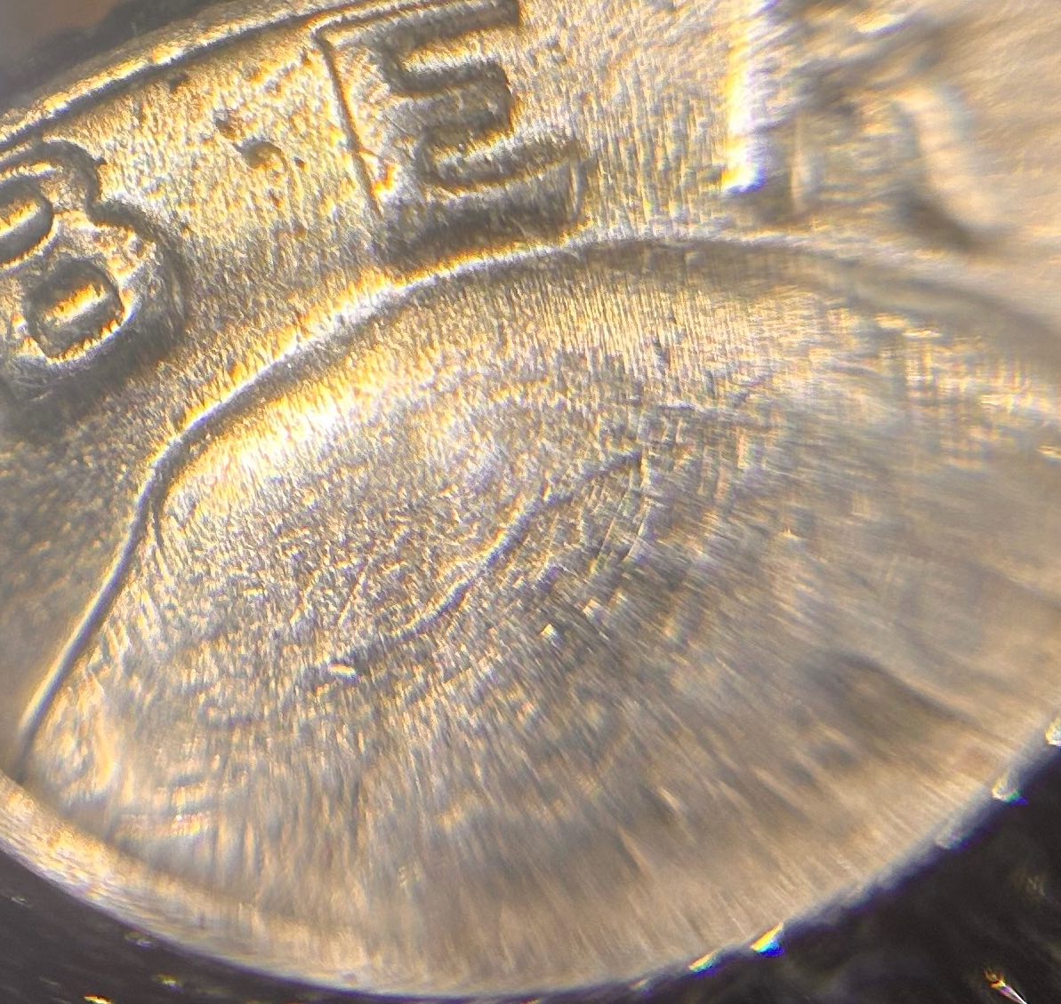 1982-D-Mint-Washington-Quarter.-Die-Crack-On-Top-Of-Washington's-Head