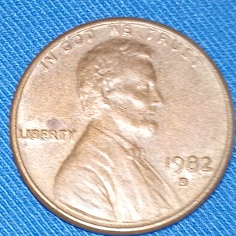 Do-These-1982-D-Have-Small-Or-Large-Dates?