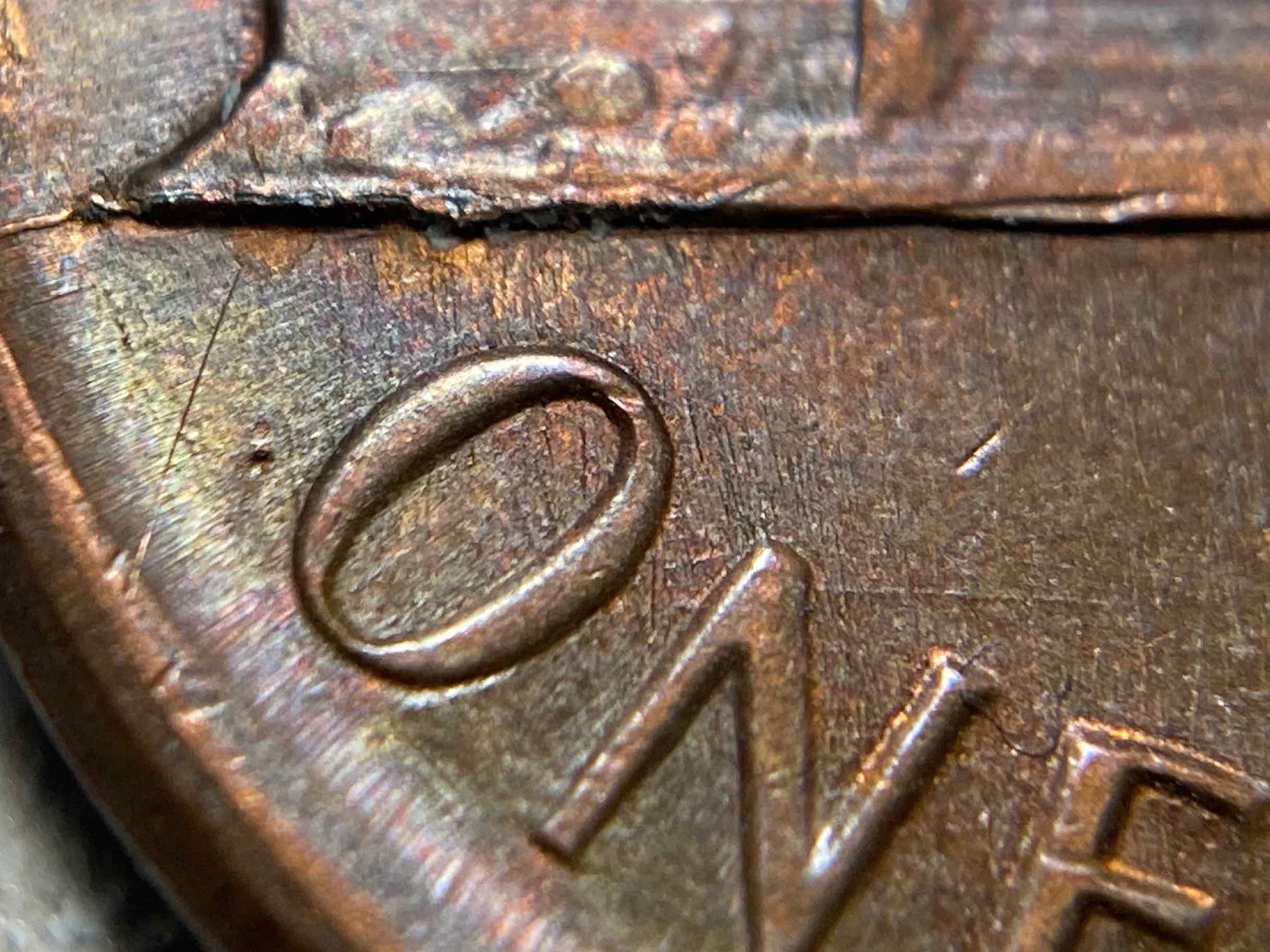1983-Lincoln-Memorial-Cent--DDO-002-FS-102-And-Off-Center