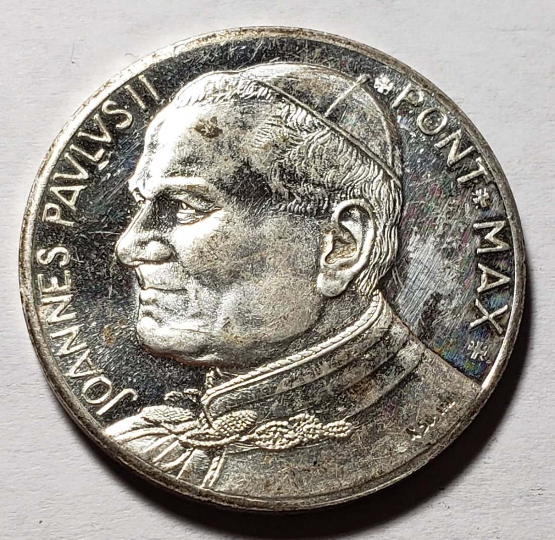 Vatican-Medal?--Unidentified