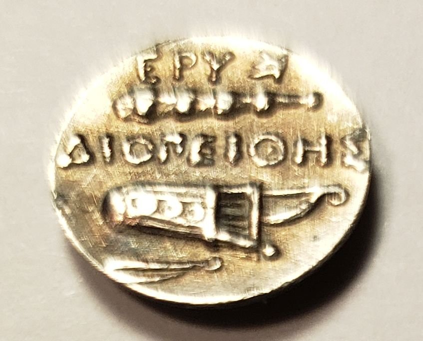 Small-Coin-/-Token---ID-Assistance-Requested