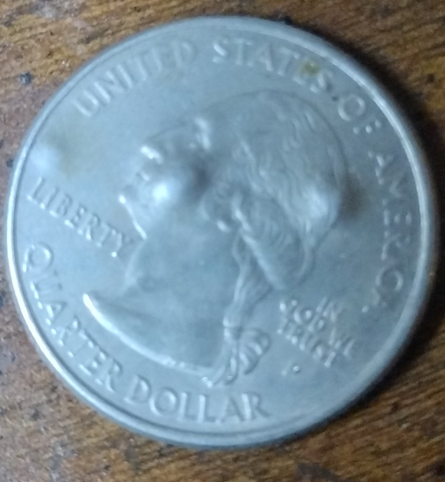 2001-P-Quarter-Found-This-Error-Coin-But-Not-Sure-If-Man-Made-Or-From-The-Mint