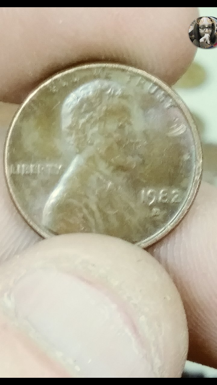 I-Have-Mixed-Feelings-About-This-1982-Small\large-Date-Lmc?!