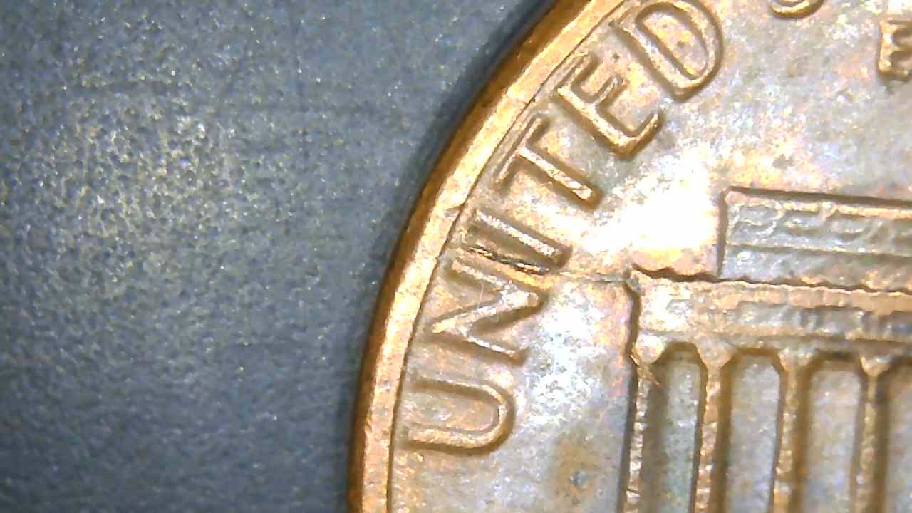 1985-LMC-Looking-At-Crack-Extending-From-Memorial