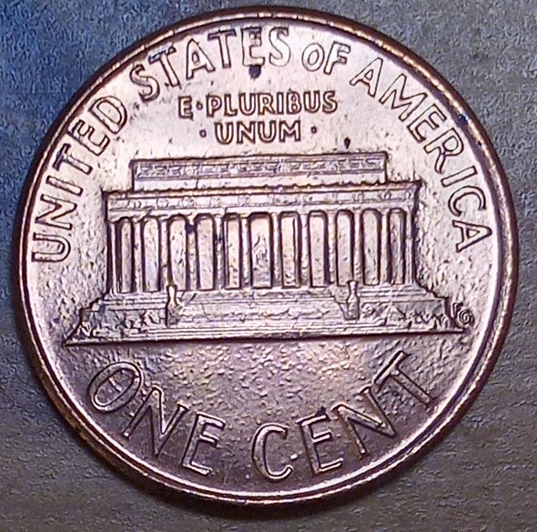 1990-D-Lincoln-Memorial-Cent-With-Strikethrough-Or-Plating-Issues?