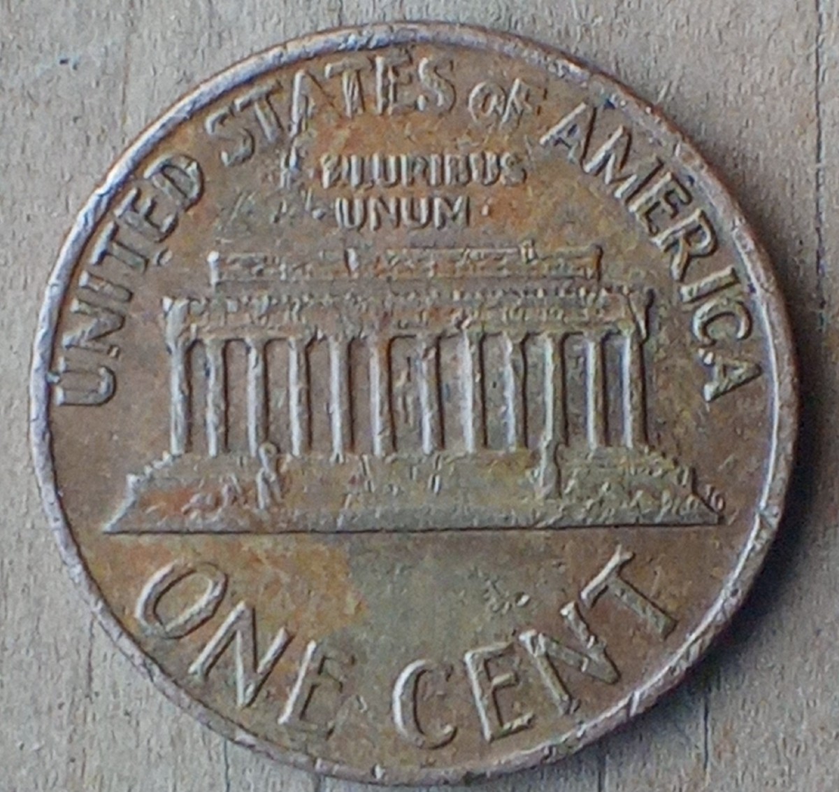 1969-D-Lincoln-Memorial-Cent.-Imprints-Of-A-Memorial-Underneath-The-Memorial.-E-In-States