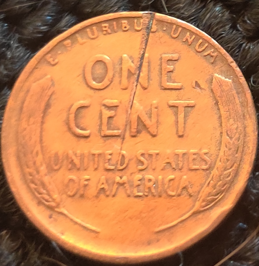1944-Wheat-Cent.-A-Head-Scratching-Anomaly,-Open-To-Interpretation.
