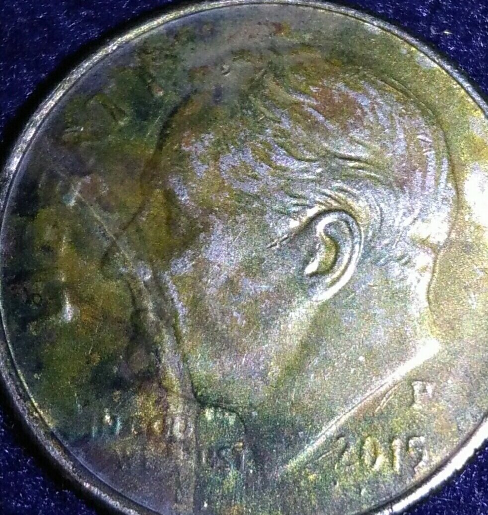 2015-Yellow-Looking-Dime-With-Die-Crack-And-Errors?